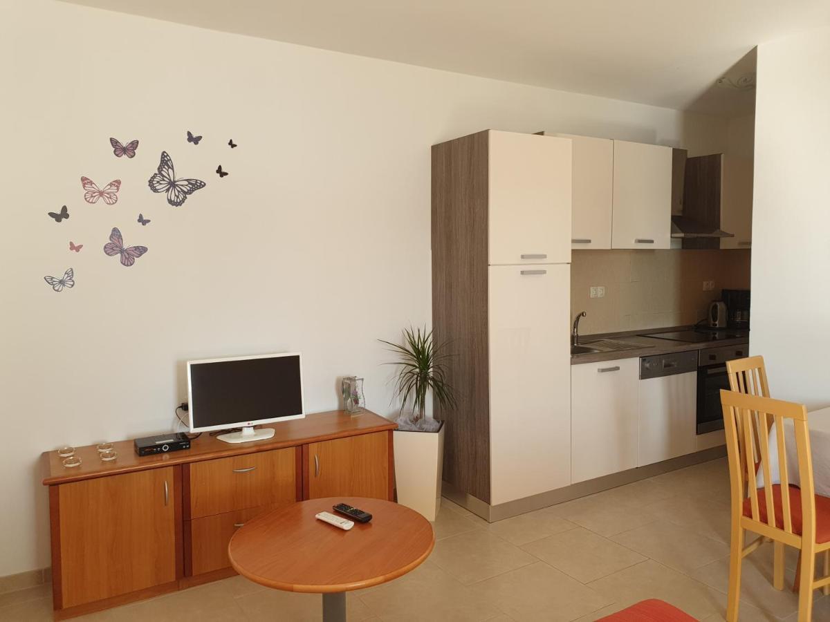 Apartmani I Sobe Jusic Rab Town Exterior photo