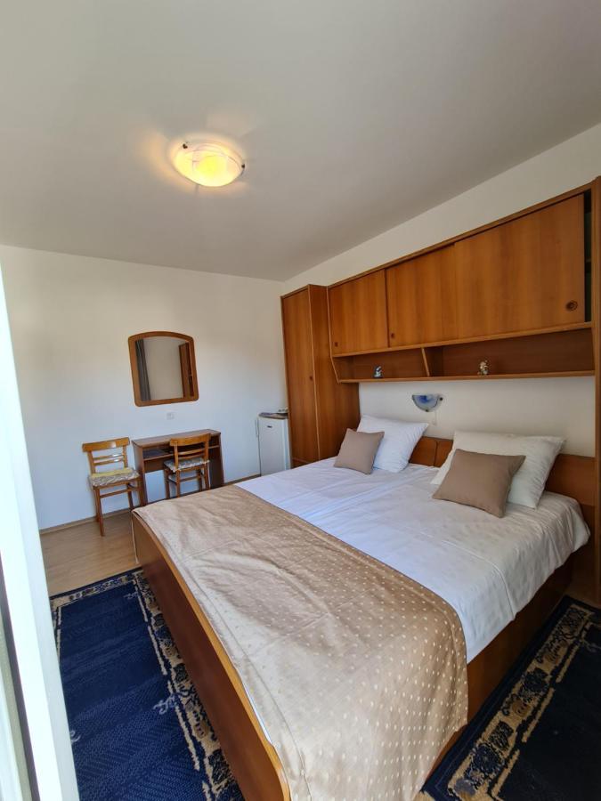 Apartmani I Sobe Jusic Rab Town Exterior photo